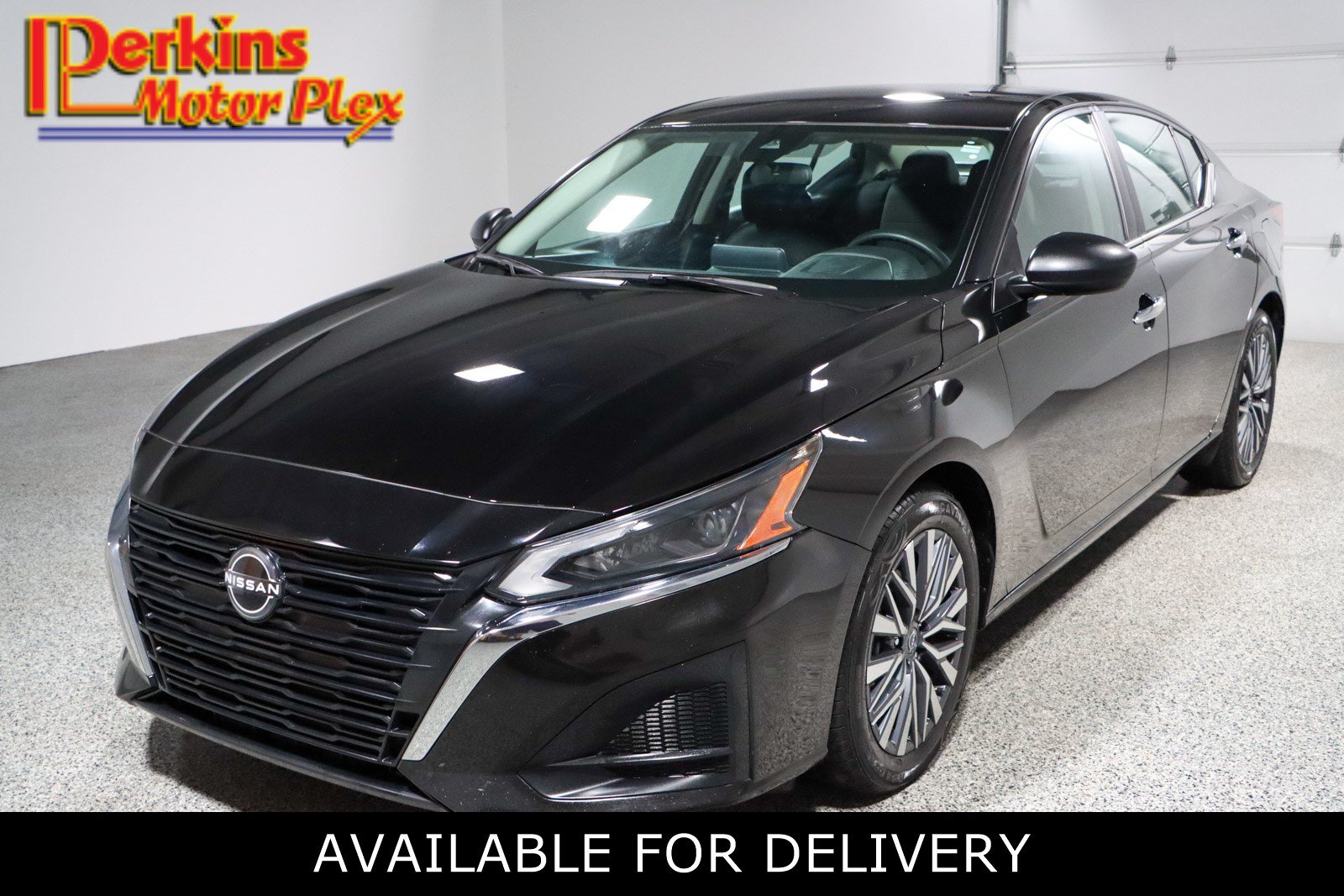 Used 2024 Nissan Altima 2.5 SV FWD image 1