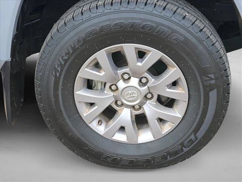 Used 2019 Toyota Tacoma SR5 AWD/4WD image 24