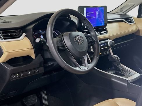 Used 2023 Toyota RAV4 XLE Premium FWD image 7