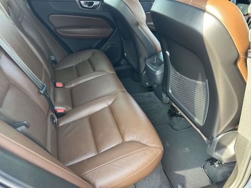Certified 2024 Volvo XC60 B5 Plus w/ Protection Package Premier AWD/4WD image 12