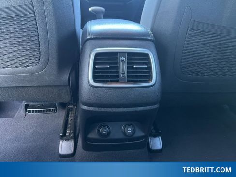 Used 2019 Kia Sorento LX image 15