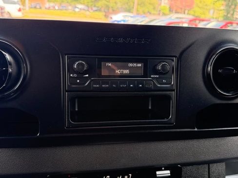 Used 2023 Mercedes-Benz Sprinter 2500 image 11