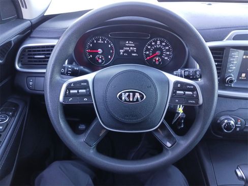 Used 2019 Kia Sorento L image 17