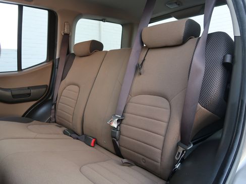 Used 2006 Nissan Xterra S w/ (U01) Utility Pkg image 28