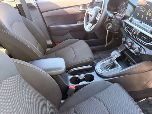 Used 2020 Kia Forte LXS FWD image 12