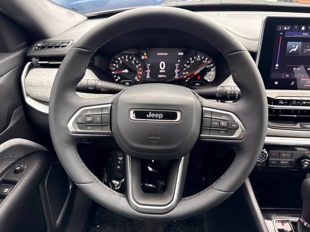 Used 2024 Jeep Compass Latitude AWD/4WD image 17