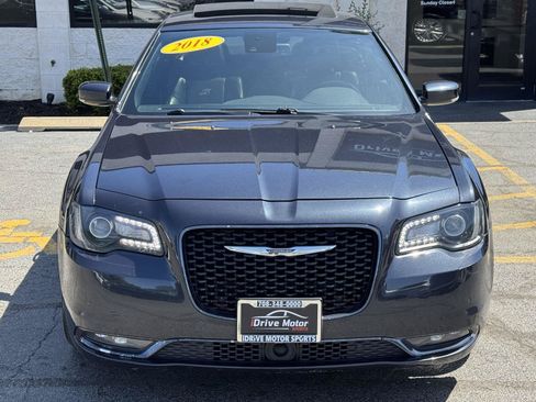 Used 2018 Chrysler 300 S w/ 300S Premium Group RWD image 15