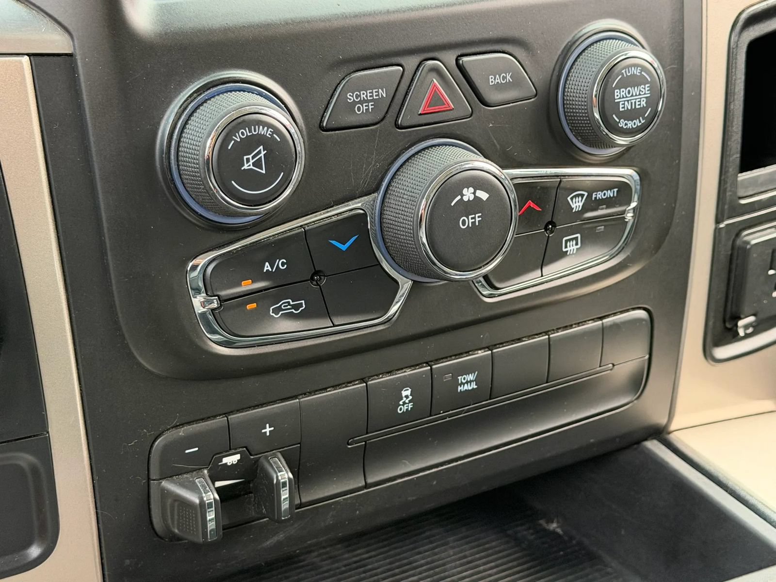 Used 2014 RAM 1500 Outdoorsman RWD image 20