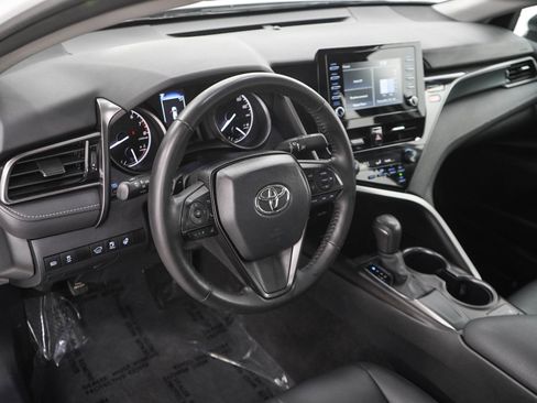 Used 2024 Toyota Camry SE FWD image 19