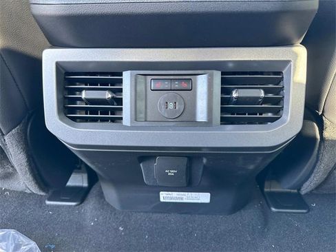 New 2025 Ford F250 Lariat w/ Lariat Ultimate Package image 15