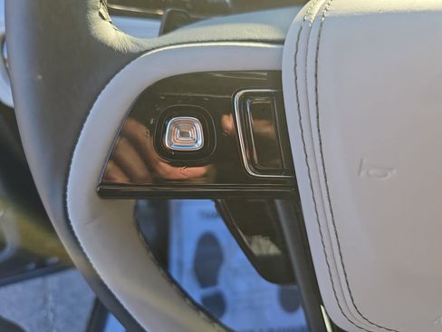 Certified 2025 Lincoln Aviator AWD w/ Equipment Group 101A image 16