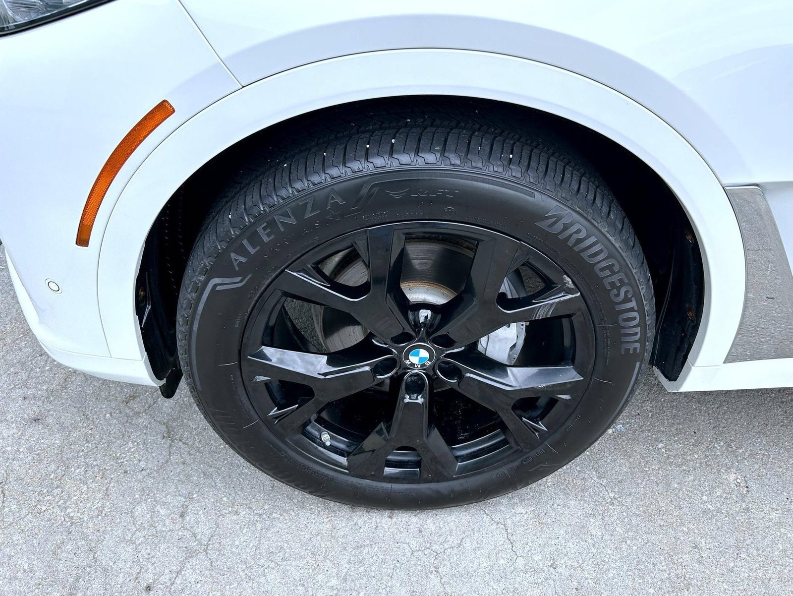 Used 2020 BMW X7 xDrive40i w/ Premium Package AWD/4WD image 24