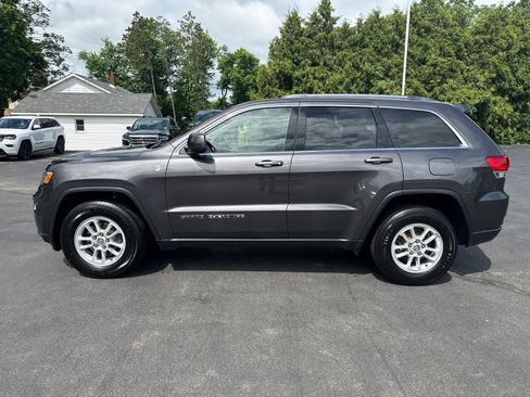 Used 2019 Jeep Grand Cherokee Laredo AWD/4WD image 6