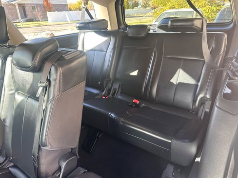 Used 2024 Ford Expedition Max XLT image 14