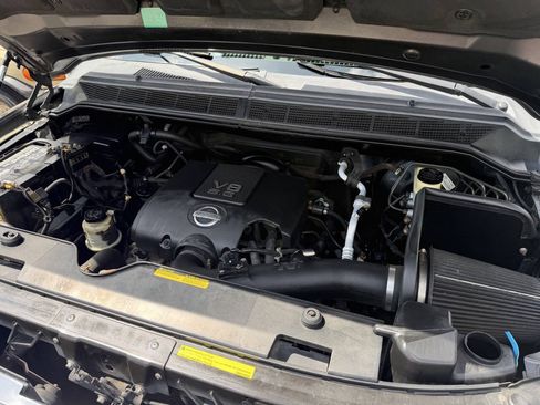 Used 2007 Nissan Titan LE AWD/4WD image 16