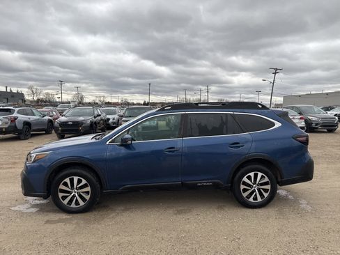 Used 2021 Subaru Outback Premium image 12