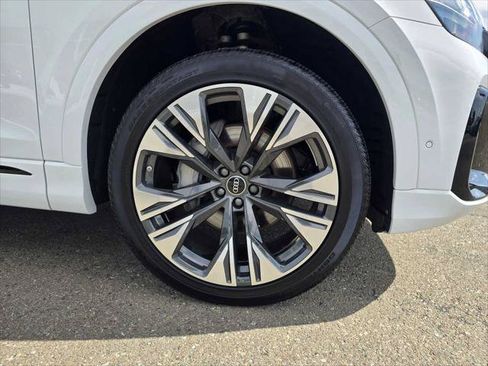 Used 2025 Audi Q8 Premium Plus w/ Premium Plus Package AWD/4WD image 9