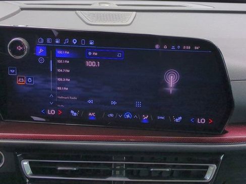 Used 2025 Chevrolet Traverse Z71 w/ Enhanced Driving Package AWD/4WD image 16