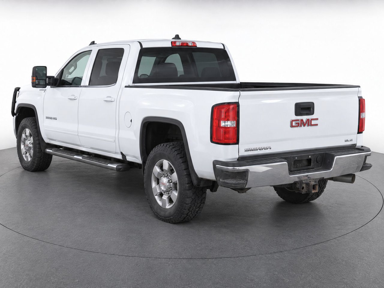 Used 2018 GMC Sierra 3500 SLE w/ SLE Preferred Package AWD/4WD image 3