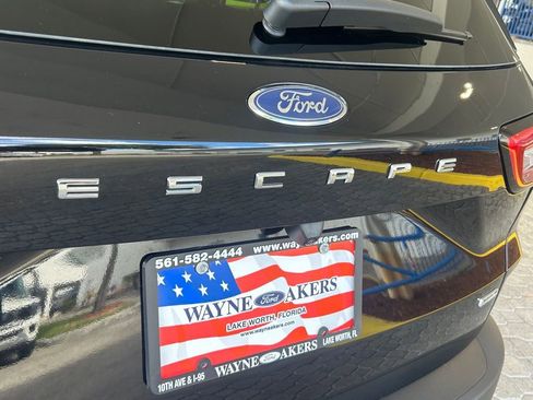 Certified 2024 Ford Escape SE w/ PHEV Premium Package FWD image 24