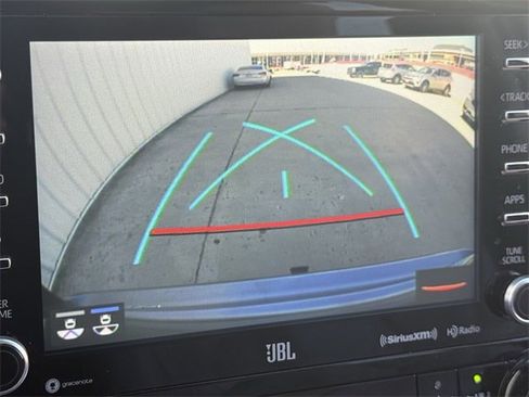 Used 2021 Toyota Highlander Limited image 17