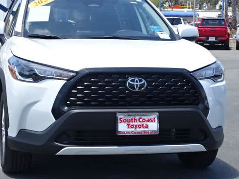 Certified 2024 Toyota Corolla Cross LE FWD image 4