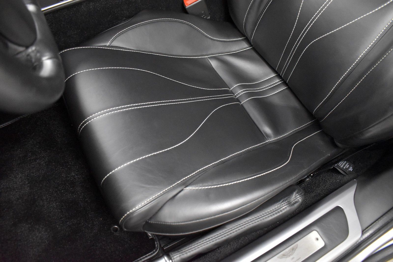 Used 2014 Aston Martin DB9 Coupe RWD image 27