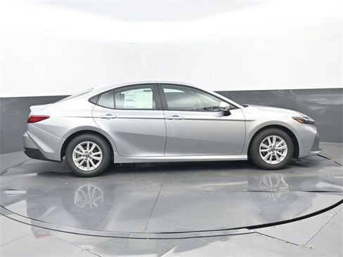 New 2026 Toyota Camry LE image 2