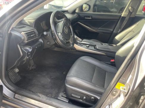 Used 2019 Lexus IS 300 w/ Navigation Package RWD image 10