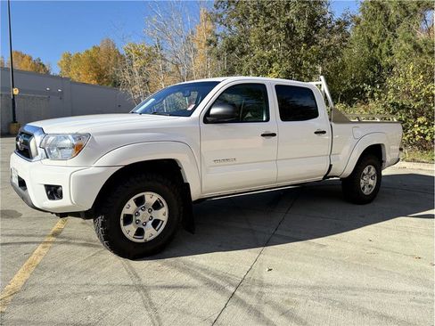Used 2015 Toyota Tacoma 4x4 Double Cab image 2