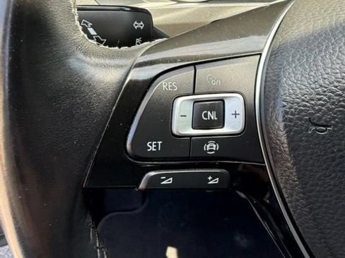 Used 2019 Volkswagen Tiguan SE w/ 3rd Row Seat Package AWD/4WD image 18