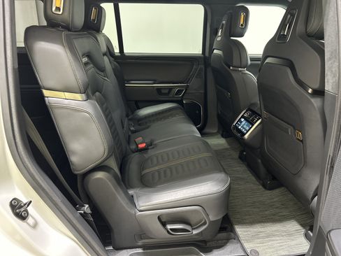 Used 2023 Rivian R1S Adventure AWD/4WD image 23