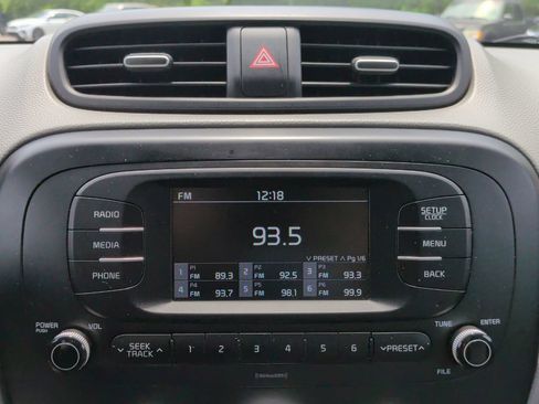 Used 2017 Kia Soul FWD image 17