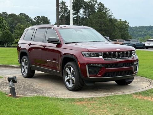 New 2026 Jeep Grand Cherokee L Limited AWD/4WD image 9