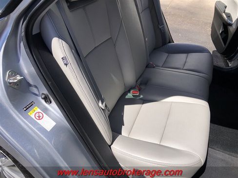 Used 2018 Toyota Avalon Limited w/ Carpet Mat Package FWD image 20