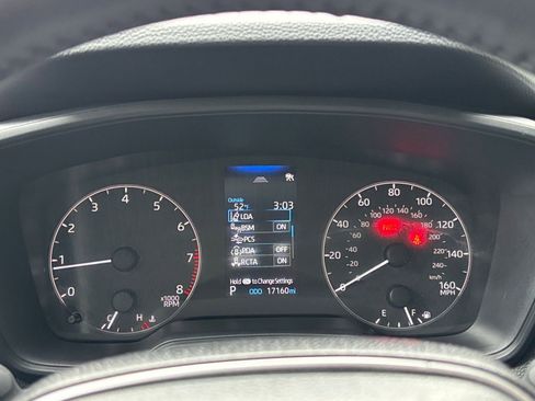 Used 2025 Toyota Corolla Cross LE image 40