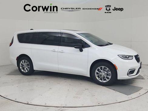 New 2026 Chrysler Pacifica Limited image 1