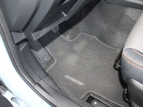 Used 2023 Subaru Crosstrek 2.0i Premium image 24