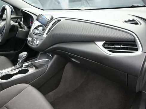 Used 2024 Chevrolet Malibu LT FWD image 24