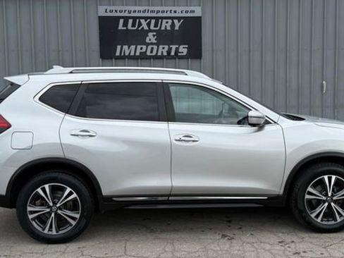 Used 2017 Nissan Rogue SL AWD/4WD image 9