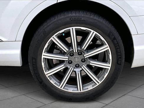 Used 2017 Audi Q7 3.0T Premium Plus image 11