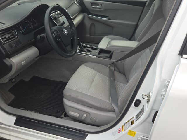 Used 2015 Toyota Camry LE FWD image 12