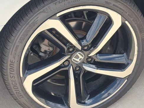 Used 2018 Honda Accord Sport image 11