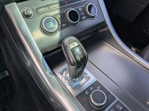 Used 2017 Land Rover Range Rover Sport SE image 27