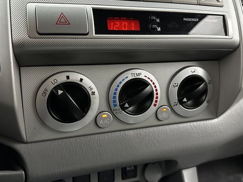 Used 2010 Toyota Tacoma PreRunner image 16