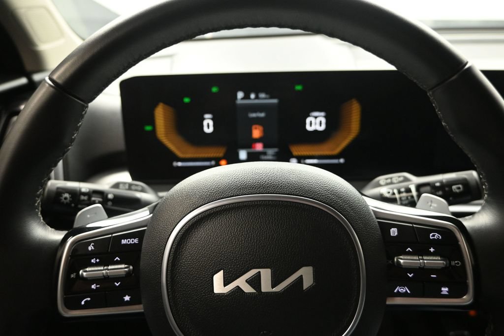 Used 2025 Kia Sorento EX AWD/4WD image 14