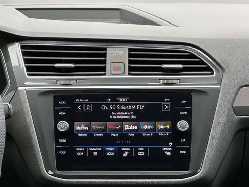 Certified 2024 Volkswagen Tiguan SE R-Line AWD/4WD image 18