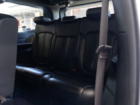 Used 2022 Jeep Wagoneer Series I AWD/4WD image 22