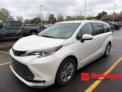 Certified 2021 Toyota Sienna Platinum