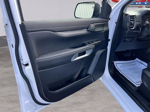 Used 2025 Ford Ranger Lariat w/ Advanced Towing Package image 13